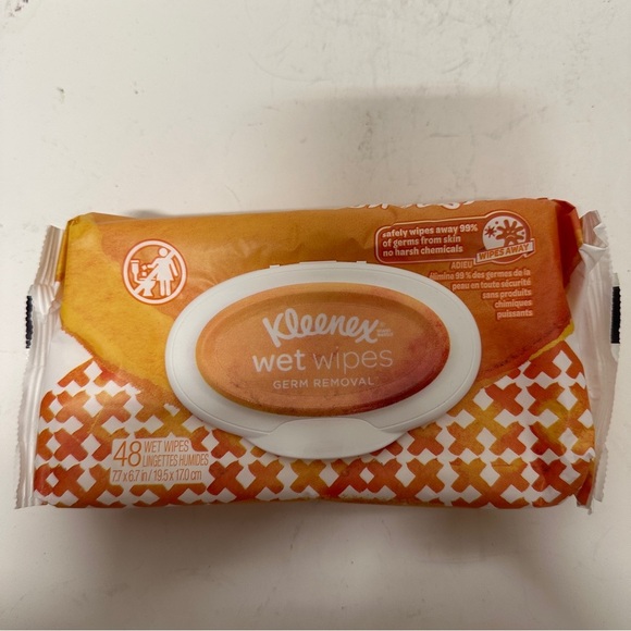 Kleenex Wet Wipes 48 Count Snap Top Orange HTF - Picture 1 of 3